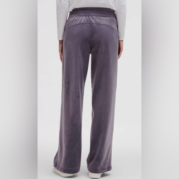 NWOT Lululemon Scuba Mid-Rise Wide-Leg Pant *Velvet- Nightfall/ Size Small - Picture 2 of 9